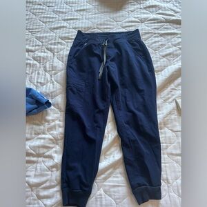 Women’s figs joggers